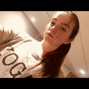 Meet your Posher, Claire